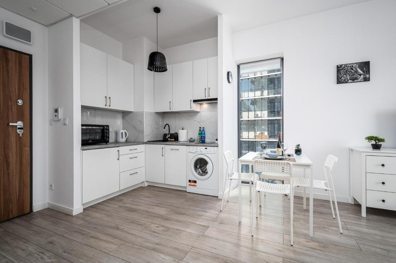 Apartamento Apartament Ks Wola Prymasa 407 Varsovia Exterior foto